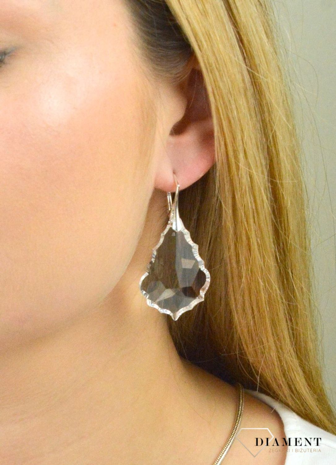 Kolczyki srebrne Kryształ Swarovskiego DIA-KLC-SWAROVSKI1-925. Kolczyki srebrne z kryształem. Kolczyki z kryształem Swarovskiego. Biżuteria Swarovskiego. Kolczyki wiszące. Kolczyki z zapięciem angielskim. I.jpg