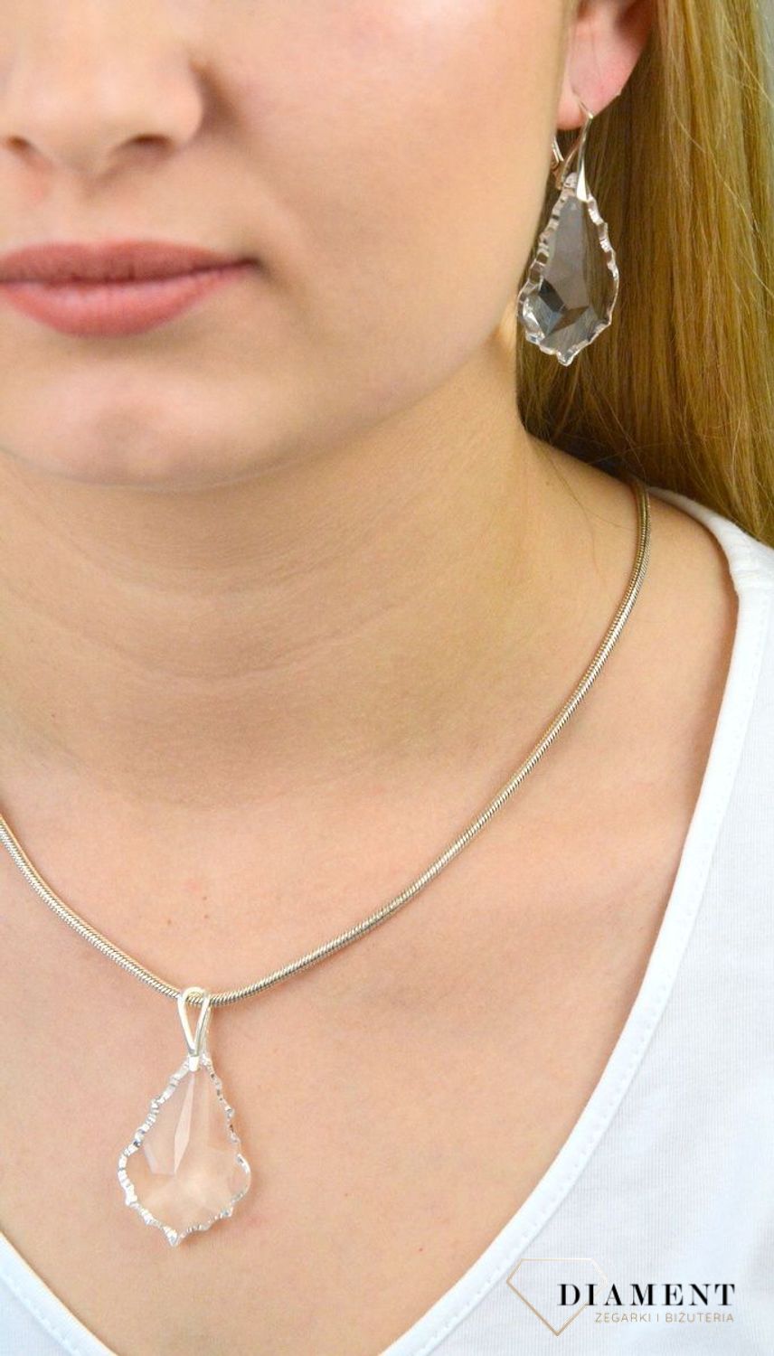 Kolczyki srebrne Kryształ Swarovskiego DIA-KLC-SWAROVSKI1-925. Kolczyki srebrne z kryształem. Kolczyki z kryształem Swarovskiego. Biżuteria Swarovskiego. Kolczyki wiszące. Kolczyki z zapięciem angielskim. I.jpg