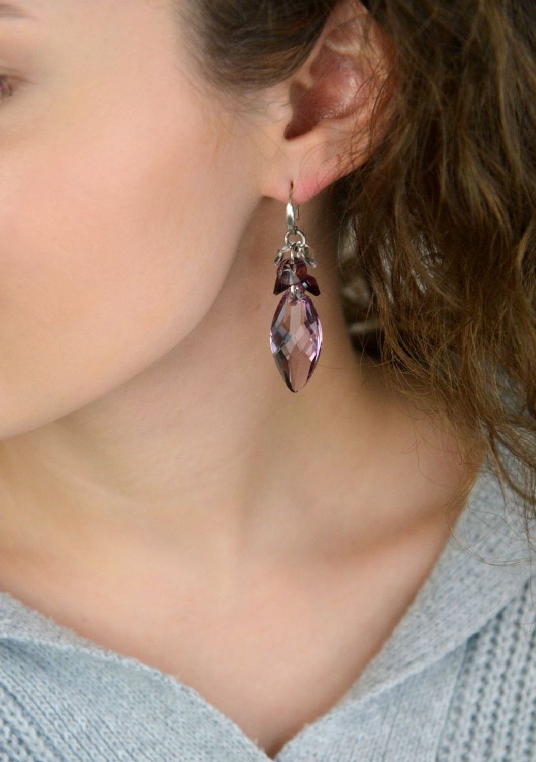 Kolczyki srebrne 925 z 7 opalizującymi kryształami Swarovski. Model DIA-KLC-SWAROVSKI12-9251.jpg