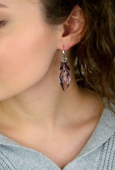 Kolczyki srebrne 925 z 7 opalizującymi kryształami Swarovski. Model DIA-KLC-SWAROVSKI12-925 (2).JPG