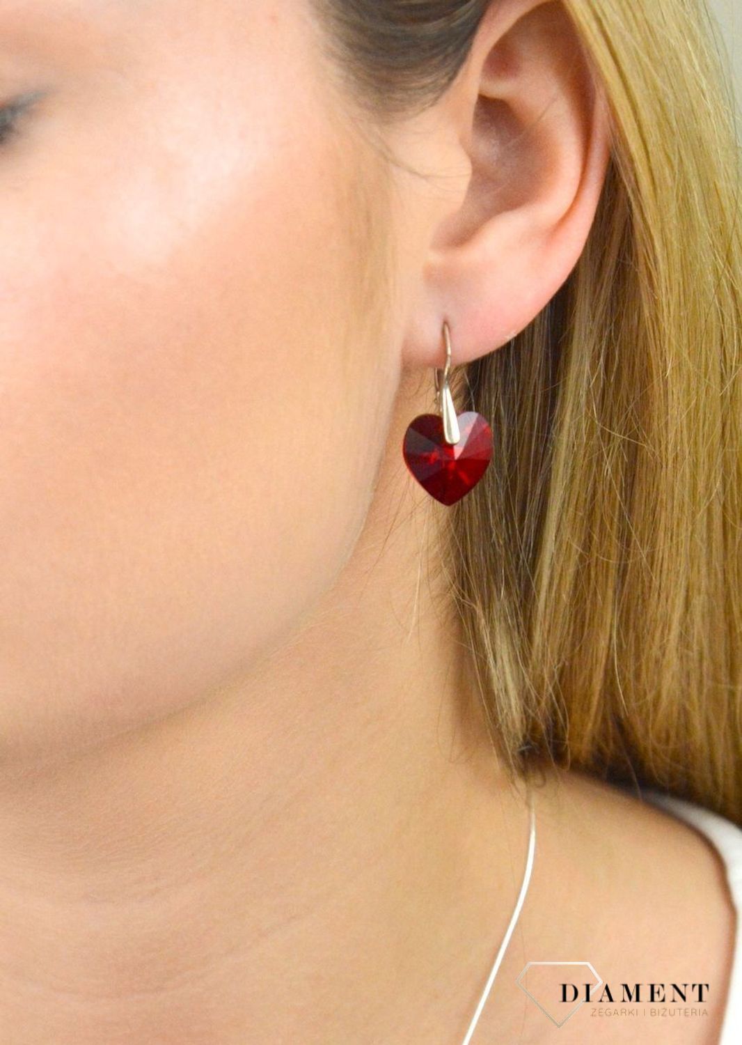 Kolczyki srebrne serca z kryształem Swarovskiego DIA-KLC-SWAROVSKI3-925. Kolczyki srebrne serca. Kolczyki z kryształem Swarovskiego. Biżuteria Swarovskiego. Kolczyki wiszące. Kolczyki z zapięciem angielskim.jpg