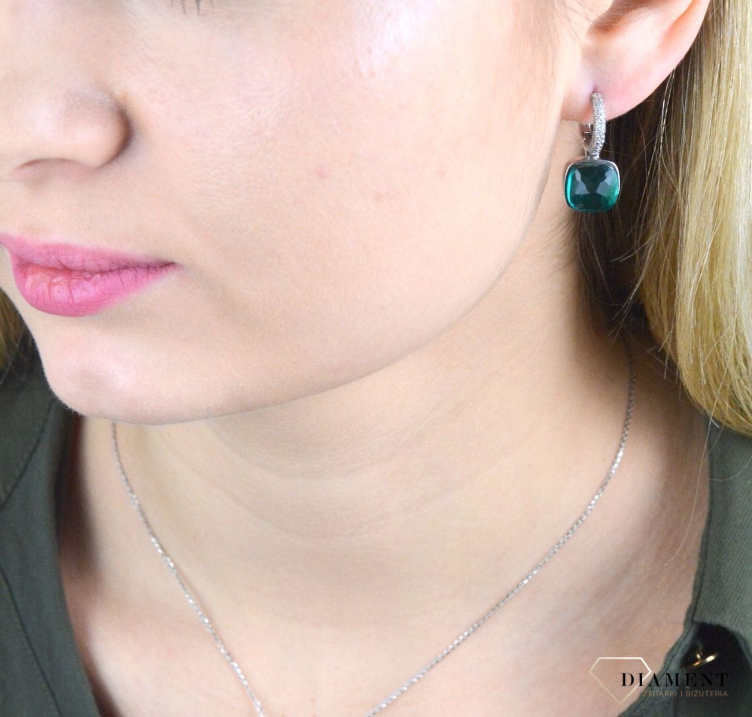 Kolczyki srebrne cyrkonia kwadrat zielony DIA-KLC-SWAROVSKIgreen-925.jpg