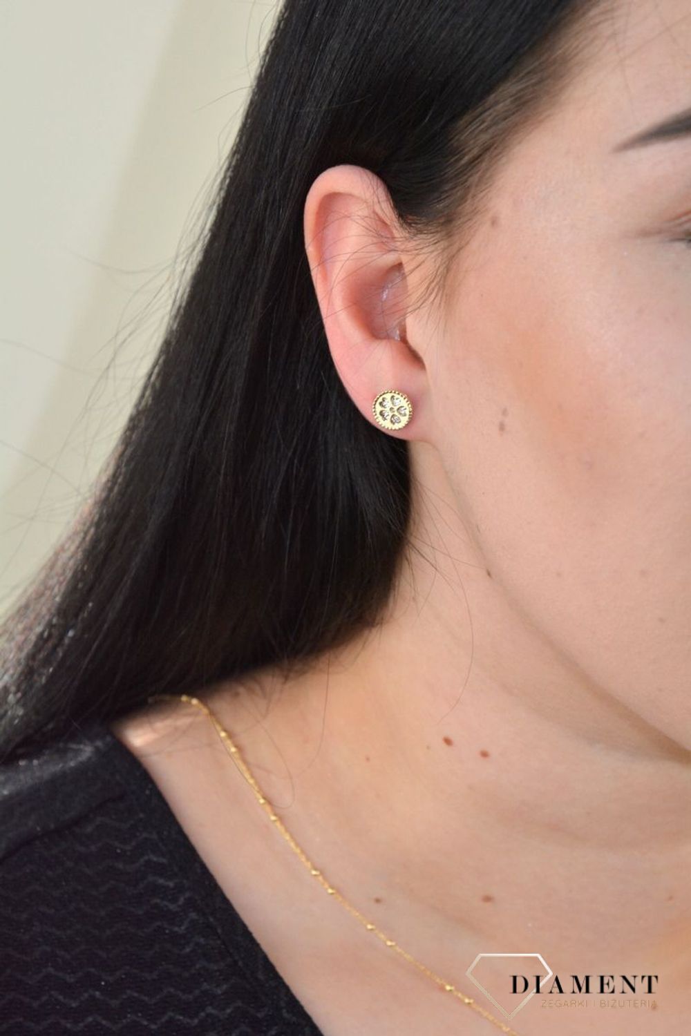 Złote kolczyki okrągłe blaszki ozdobione serduszkami z cyrkonią DIA-KLC-TRES01-585.jpg