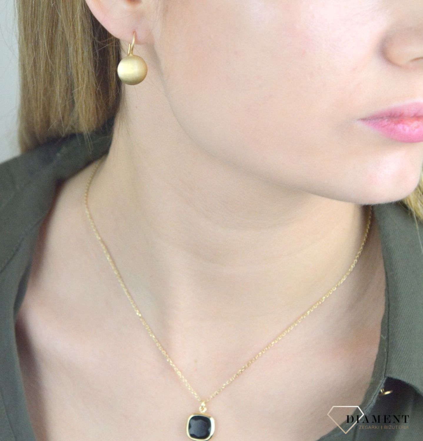 Srebrne kolczyki okrągłe matowe w pozłoceniu DIA-KLC-Z0310220-925. Kolczyki wykonane z srebra próby 925 w pozłoceniu żółtego złota. Biżuteria w macie to jeden z najnowszych trendów. Modne kolczyki będą doskonałym prezentem..jpg