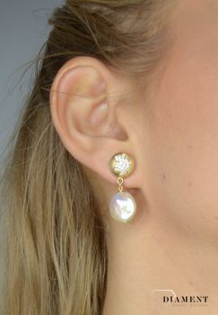 Srebrne kolczyki z perłami wiszące pokryte złotem DIA-KLC-Z4180047-925 Kolczyki srebrne pozłacane z naturalną perłą kolczyki z perłą.JPG