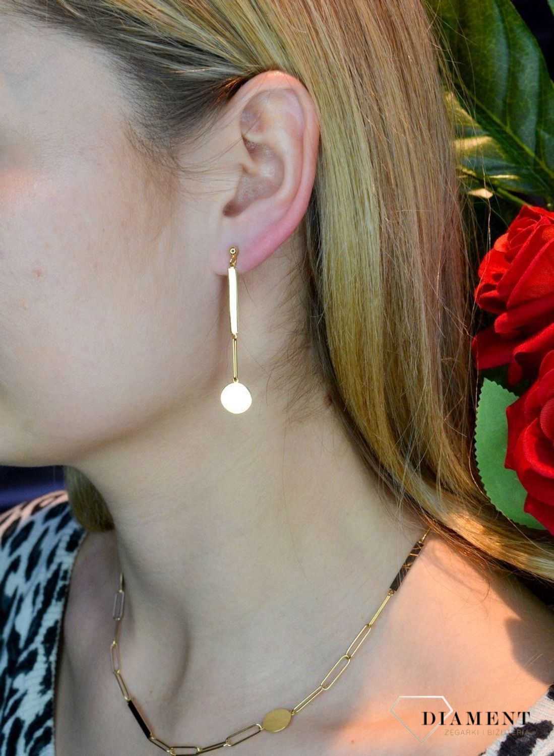 Złote kolczyki 585 wiszące pełne kółeczka DIA-KLC-ZO3037-585.  Złote kolczyki wykonane z najwyższej jakości żółtego złota, próba 585, waga około 2,58 gram. Kolczyki w minimalistycznym stylu, wpisujące się w obecne trendy.jpg