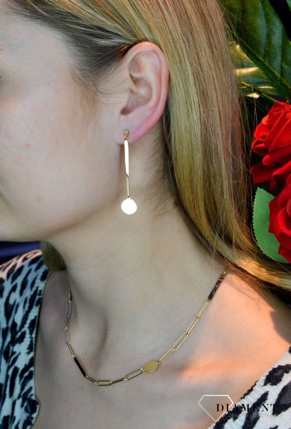 Złote kolczyki 585 wiszące pełne kółeczka DIA-KLC-ZO3037-585.  Złote kolczyki wykonane z najwyższej jakości żółtego złota, próba 585, waga około 2,58 gram. Kolczyki w minimalistycznym stylu, wpisujące się w obecne trendy.jpg