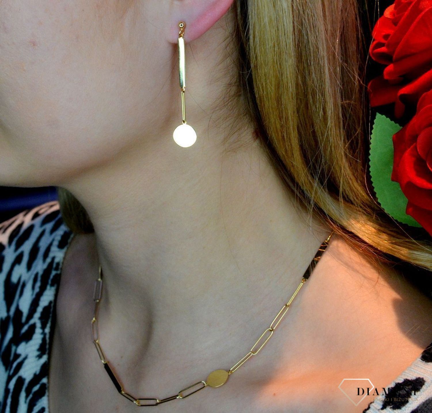 Złote kolczyki 585 wiszące pełne kółeczka DIA-KLC-ZO3037-585.  Złote kolczyki wykonane z najwyższej jakości żółtego złota, próba 585, waga około 2,58 gram. Kolczyki w minimalistycznym stylu, wpisujące się w obecne trendy.jpg