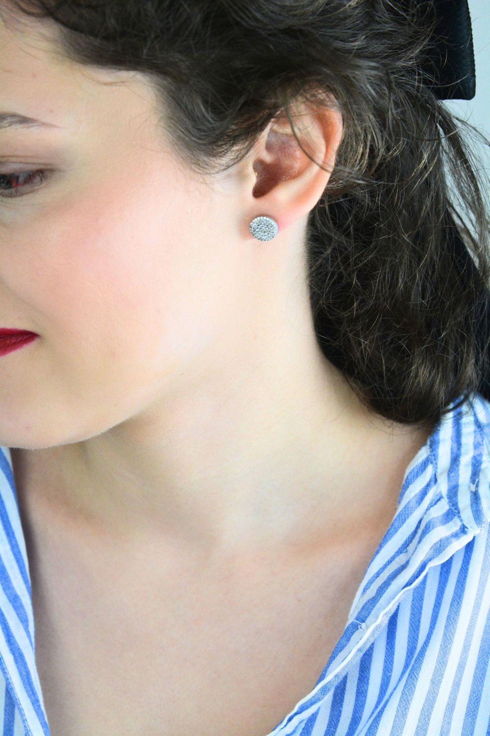 Pojedynczy srebrny kolczyk z cyrkoniami – minimalistyczny kolczyk 925  Nowoczesna biżuteria.jpg