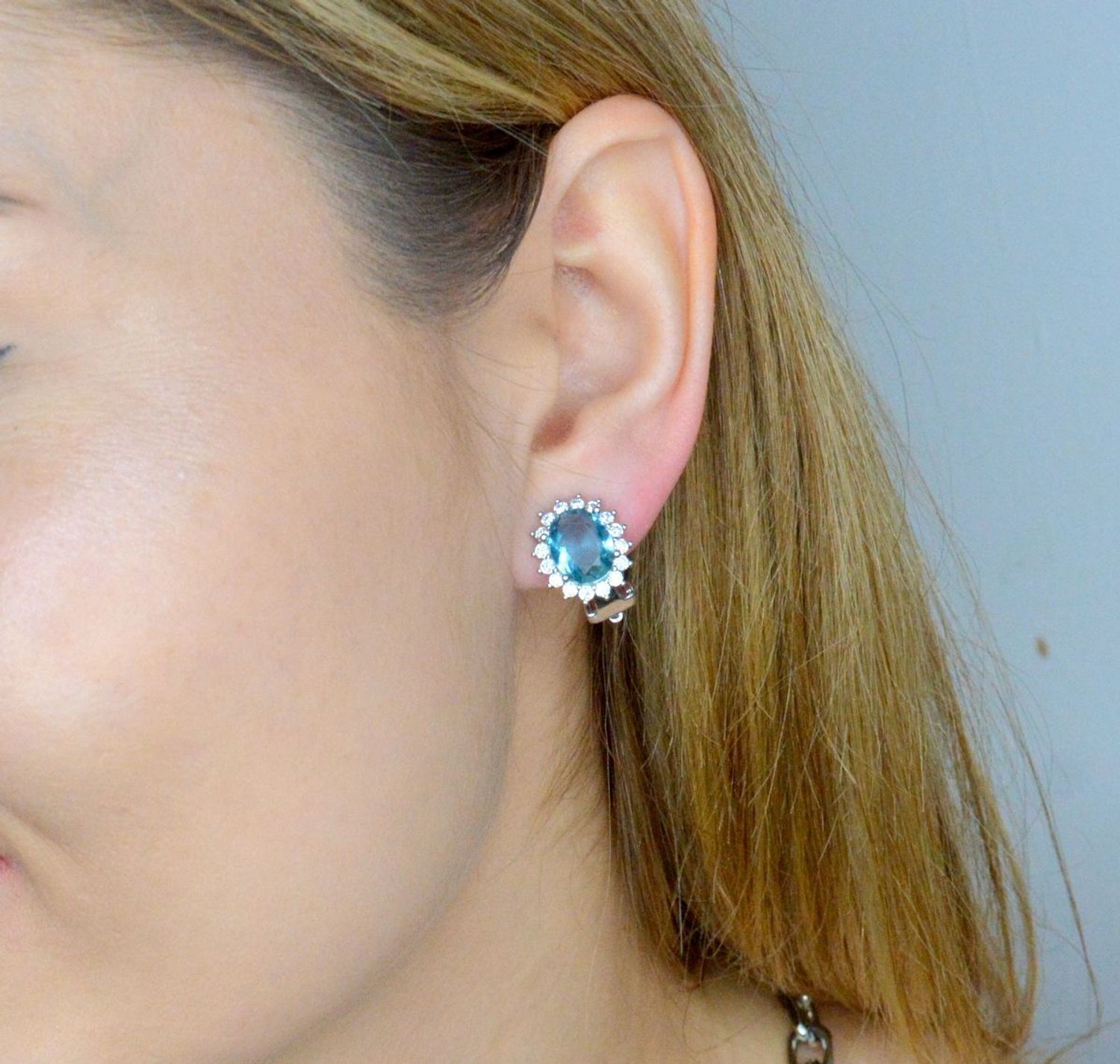 Klipsy srebrne z owalną błękitną cyrkonią DIA-KLI-10934-925.jpg