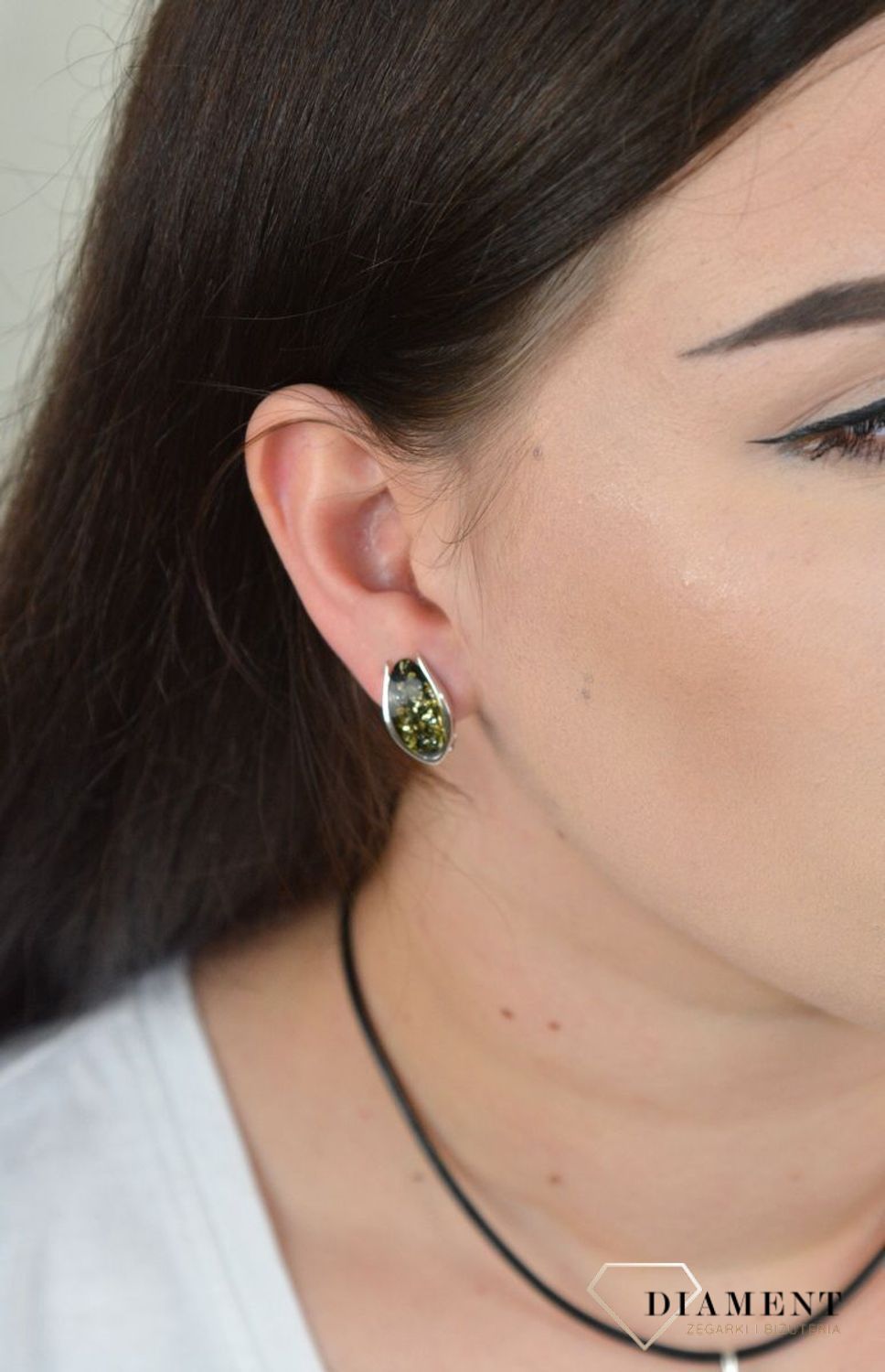 Srebrne kolczyki klipsy z zielonym bursztynem DIA-KLI-4595-925.jpg
