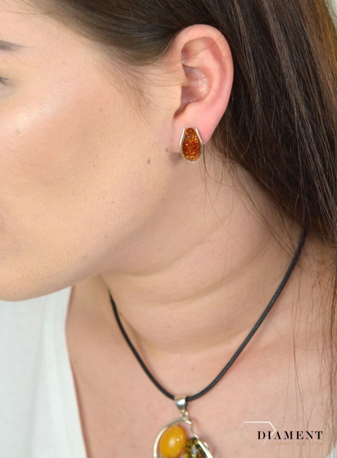 Srebrne kolczyki klipsy z brązowym bursztynem DIA-KLI-4596-925.jpg