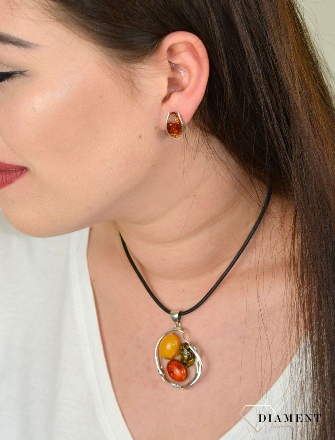 Srebrne kolczyki klipsy z brązowym bursztynem DIA-KLI-4596-925.jpg