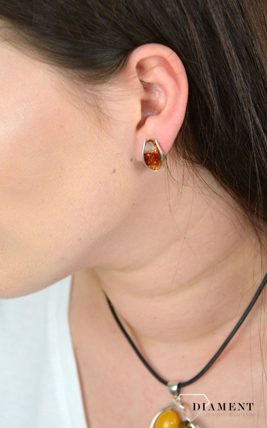 Srebrne kolczyki klipsy z brązowym bursztynem DIA-KLI-4596-925.jpg