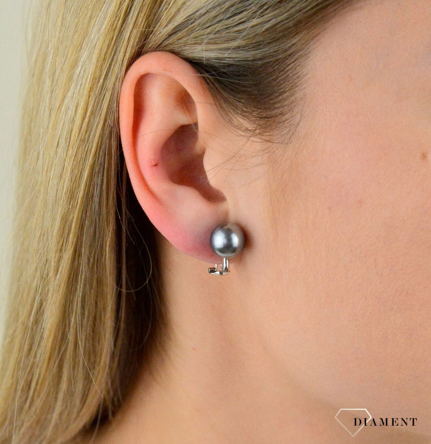 Szare klipsy z perłami DIA-KLI-4813-925.jpg