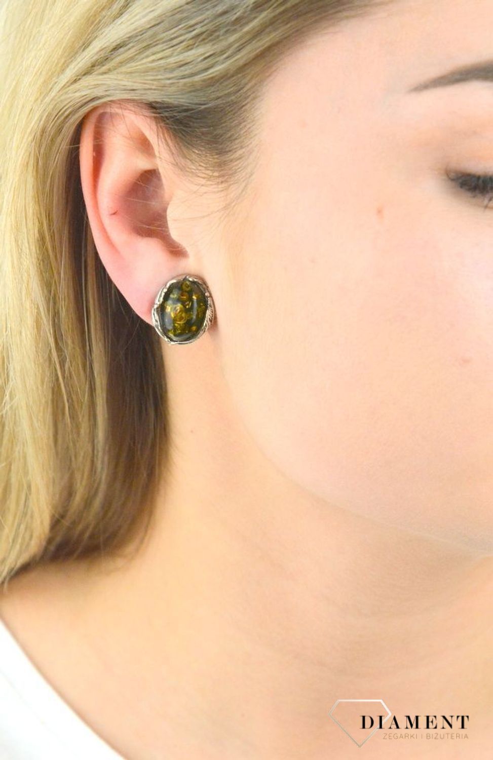Klipsy zielony bursztyn w ozdobnej oprawie DIA-KLI-4822-925.jpg