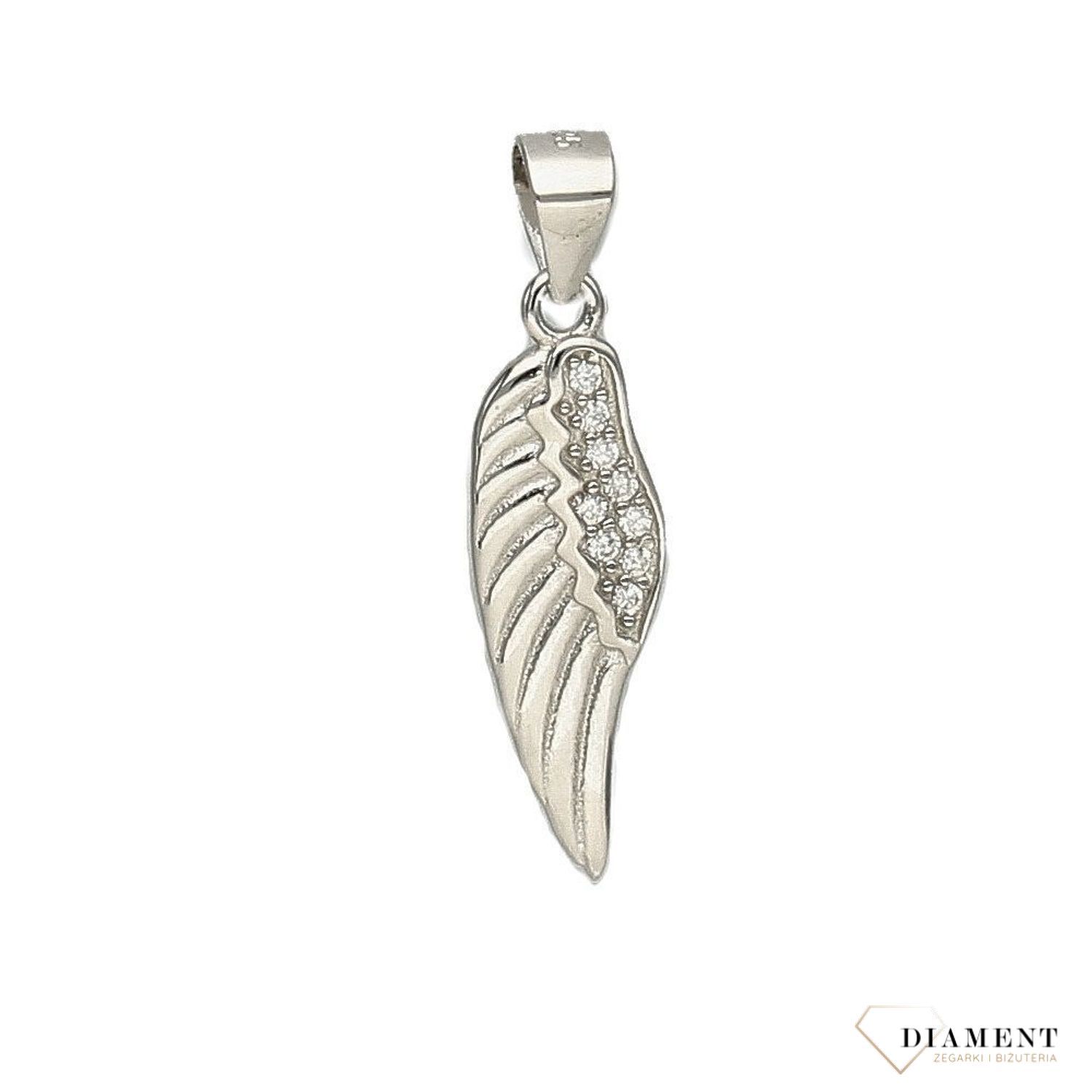 Srebrny komplet biżuterii 925 w kształcie skrzydeł DIA-KPL-0795-925 (1).jpg