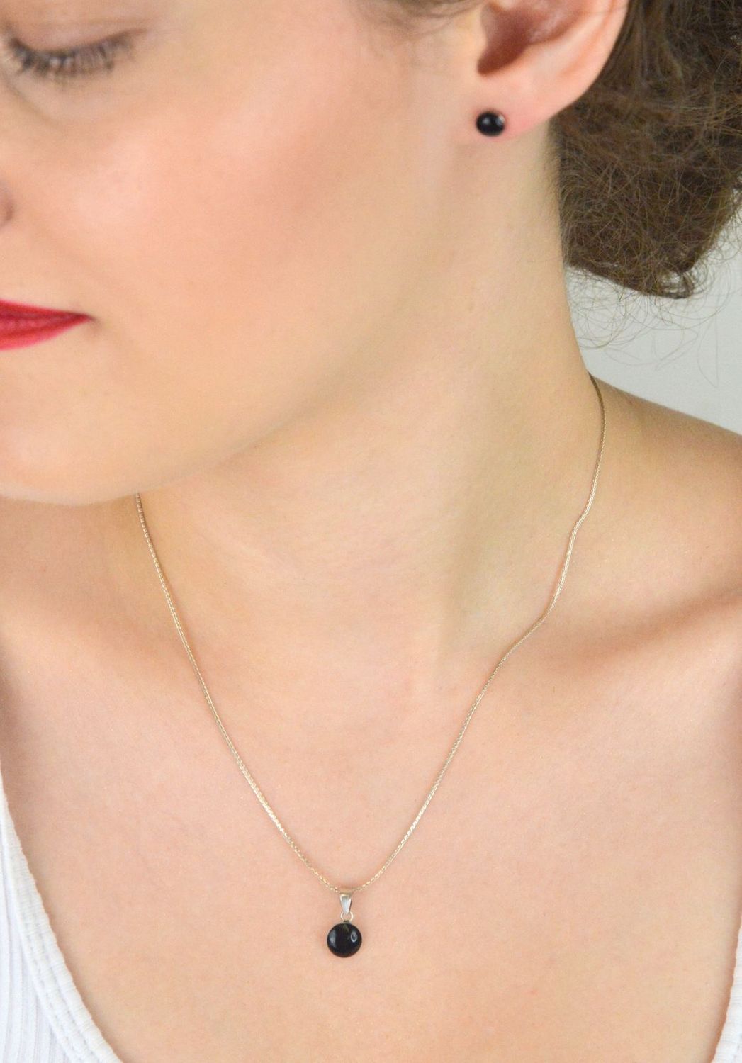 Srebrny komplet biżuterii z czarną masą jubilerską – kolczyki na sztyft i zawieszka, Srebro 925 (1).jpg