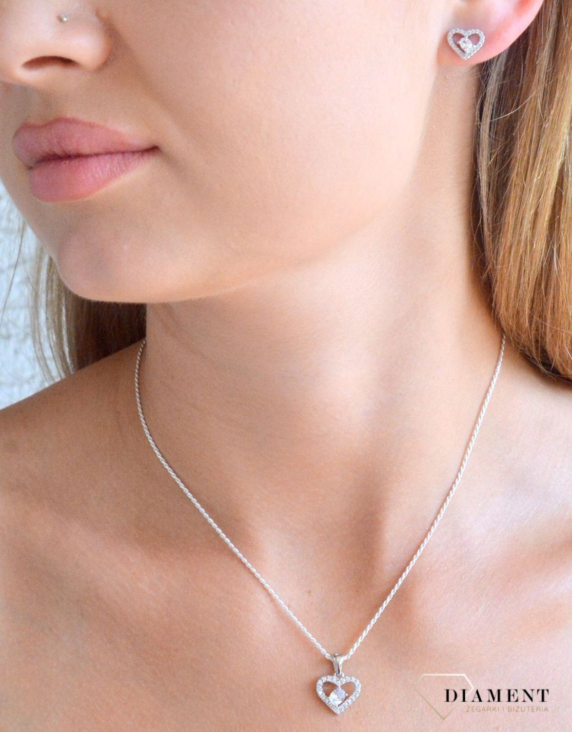 Srebrny komplet damski 925 kolczyki i zawieszka serca z cyrkoniami DIA-KPL-11597-925 (1).jpg