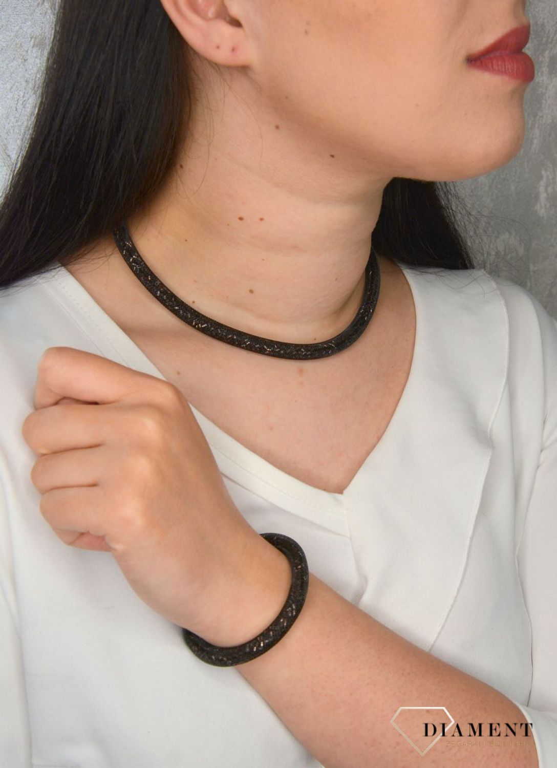 Komplet biżuterii w brązowym kolorze DIA-KPL-2996-INNE.jpg