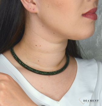 Komplet biżuterii w kolorze zielonym DIA-KPL-2997-INNE. Komplet biżuterii w kolorze zielonym to propozycja ponadczasowej biżuterii od sklepu jubilerskiego Diament. Oryginalna i ponadczasowa biżuteria (3).JPG