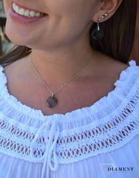 Komplet srebrny Swarovski szary to uniwersalna biżuteria, która sprawdzi się także jako prezent na wiele okazji. Idealna ozdoba zarówno codziennych, casualowych  (2).JPG