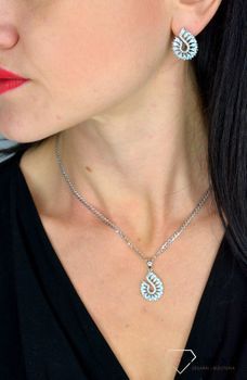Srebrny komplet biżuterii o zaokrąglonym kształcie z niebieską cyrkonią DIA-KPL-3265-925. Piękny komplet srebrnej biżuterii to idealna propozycja na prezent. Biżuteria została wykonana ze srebra najwyższej jakości 925 (1).JPG