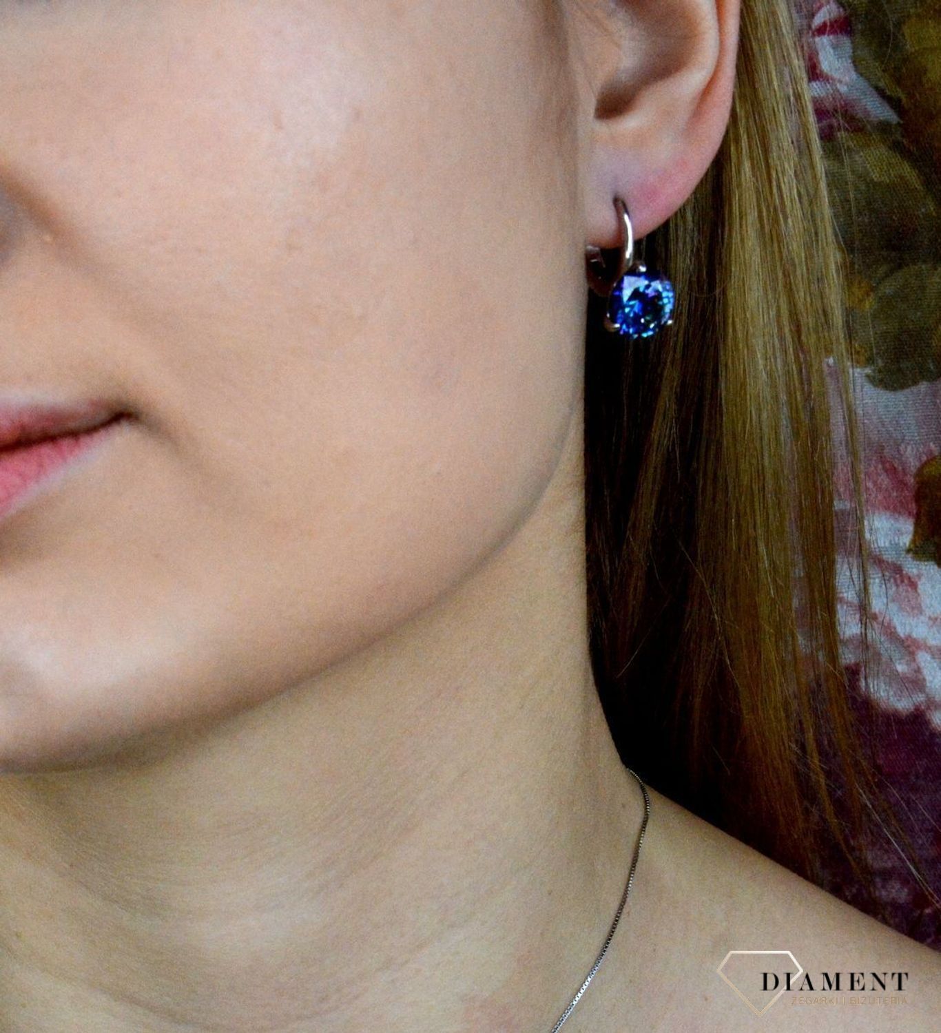 Srebrny komplet  syntetyczny Tanzanit  DIA-KPL-3705-925  Srebrny komplet biżuterii. Srebrny komplet z syntetycznym Tanzanitem. Komplet biżuterii srebrnej pięknie opalizujący. Idealny komplet na prezent..jpg