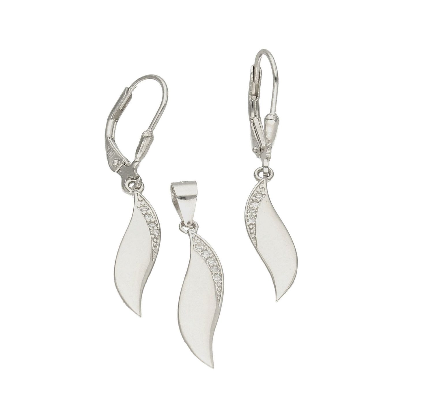 Srebrny komplet zawieszka i kolczyki o podłużnym kształcie z cyrkoniami DIA-KPL-37050-925. Piękny komplet srebrnej biżuterii to idealna propozycja na prezent dla ukochanej. W skład kompletu wchodzą delikatne kolczyki na sztyft.jpg