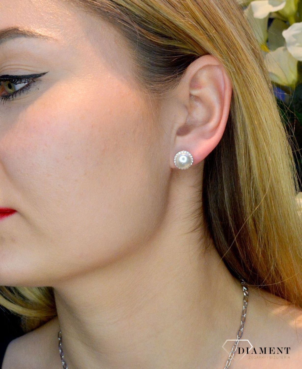 Komplet srebrny damski perełka w cyrkoniach DIA-KPL-37058-925. Komplet srebrny z perełką. Komplet biżuterii srebrnej dla kobiety. Idealny komplet dla kobiety na prezent. Zawieszka i kolczyki z perełką..jpg