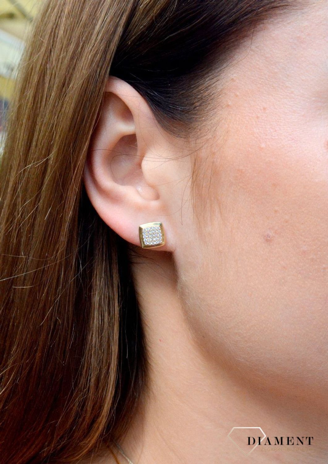 Komplet złotej biżuterii kolczyki i zawieszka kwadraty z cyrkonią DIA-KPL-5298-585.jpg