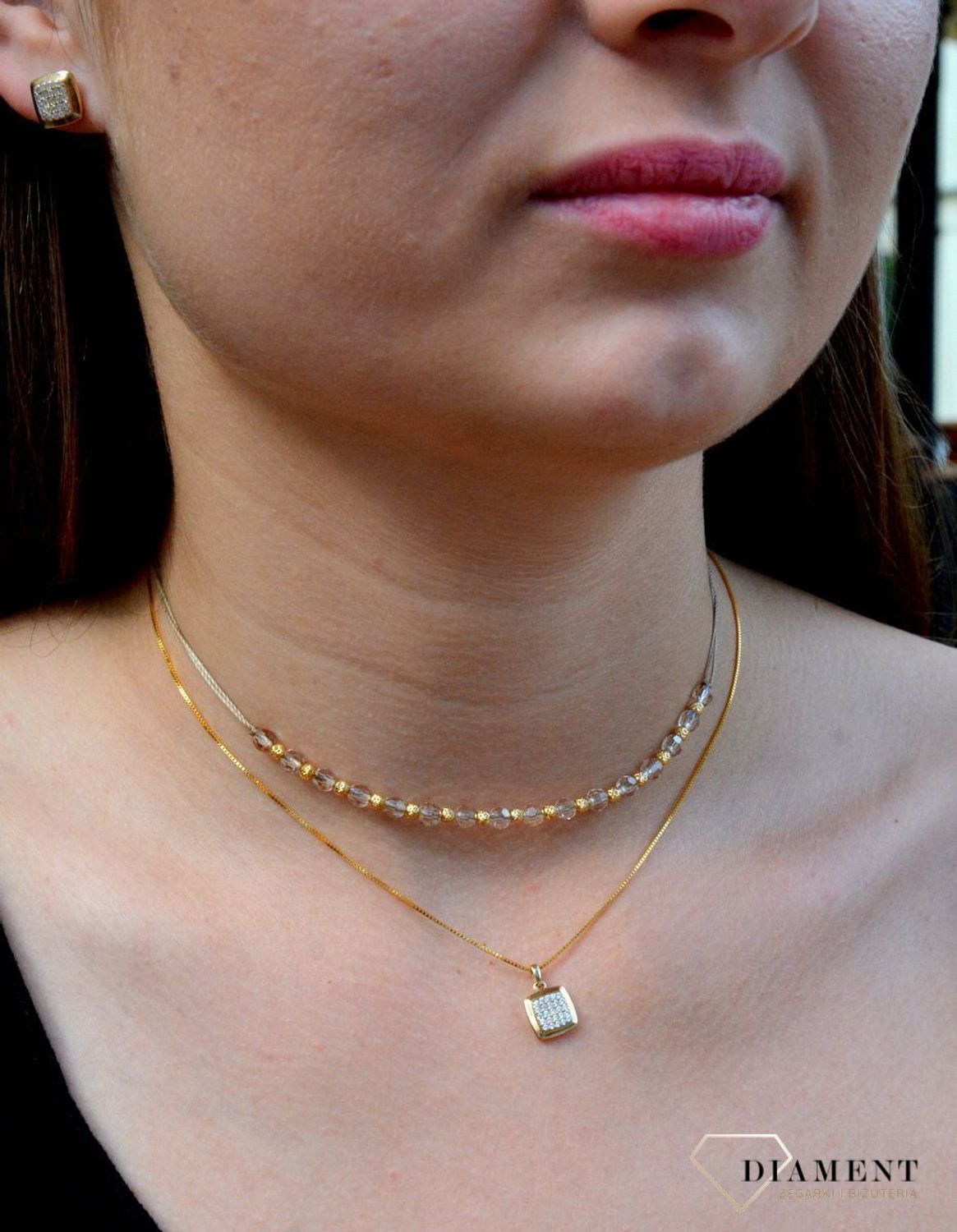 Komplet złotej biżuterii kolczyki i zawieszka kwadraty z cyrkonią DIA-KPL-5298-585.jpg