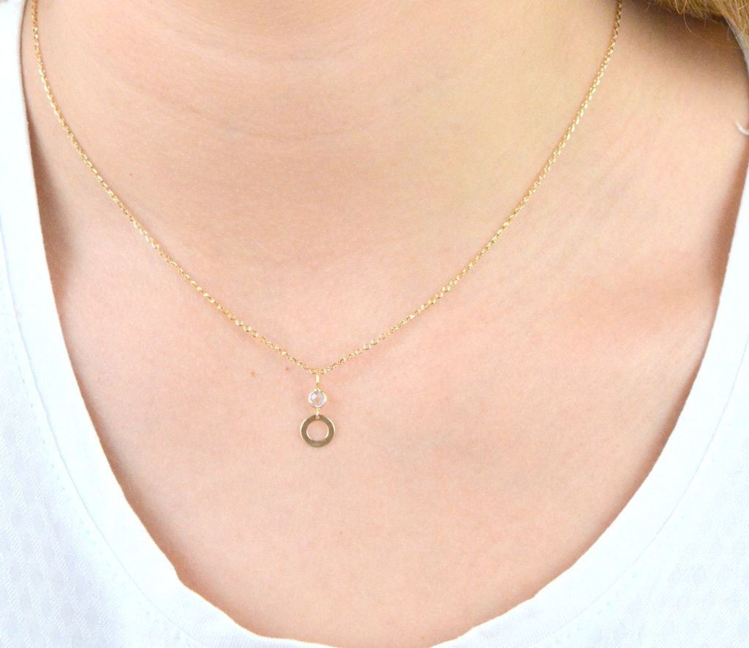 Komplet złotej biżuterii kolczyki i zawieszka w kształcie kółeczko z kryształkiem DIA-KPL-5312-585.jpg