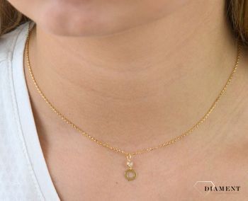 Komplet złotej biżuterii kolczyki i zawieszka w kształcie kółeczko z kryształkiem DIA-KPL-5312-585. Piękny komplet złotej biżuterii to idealna propozycja na prezent dla ukochanej kobiety ( (3).JPG