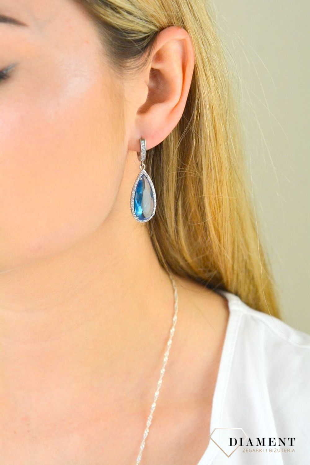 Komplet srebrnej biżuterii Kolczyki i zawieszka Cyrkonie DIA-KPL-6079-925. Komplet srebrnej biżuterii. Komplet zawieszka i kolczyki. Komplet biżuterii z cyrkonią. Idealny komplet biżuterii na prezent..jpg