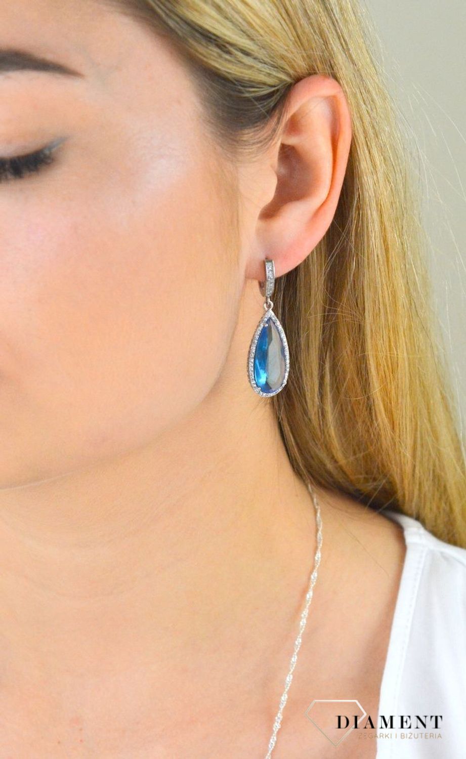 Komplet srebrnej biżuterii Kolczyki i zawieszka Cyrkonie DIA-KPL-6079-925. Komplet srebrnej biżuterii. Komplet zawieszka i kolczyki. Komplet biżuterii z cyrkonią. Idealny komplet biżuterii na prezent..jpg