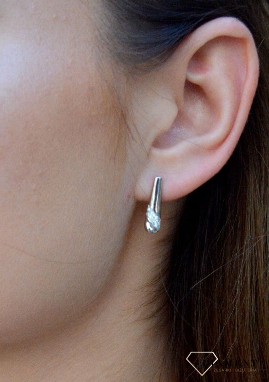 Komplet srebrny damski sopelki z cyrkoniami  DIA-KPL-6330-925. Srebrny komplet damski. Damski komplet srebrnej biżuterii. Biżuteria z cyrkoniami. Srebrny komplet zawieszka i kolczyki z cyrkoniami. Komplet srebrnej biżuterii id.jpg