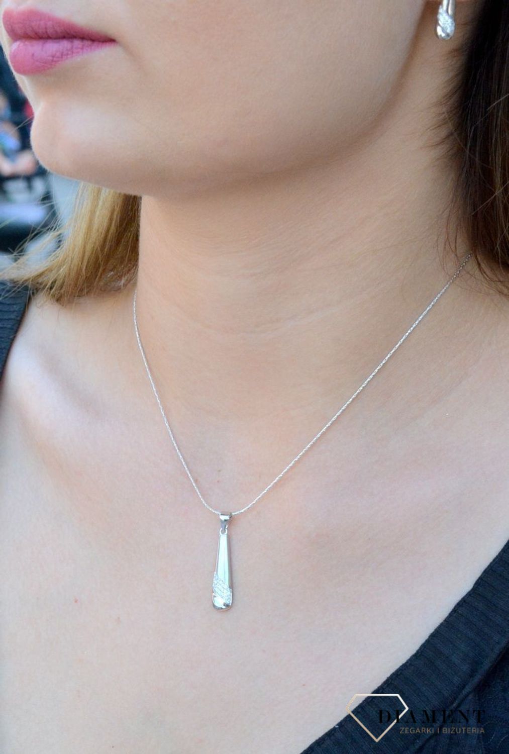 Komplet srebrny damski sopelki z cyrkoniami  DIA-KPL-6330-925. Srebrny komplet damski. Damski komplet srebrnej biżuterii. Biżuteria z cyrkoniami. Srebrny komplet zawieszka i kolczyki z cyrkoniami. Komplet srebrnej biżuterii id.jpg