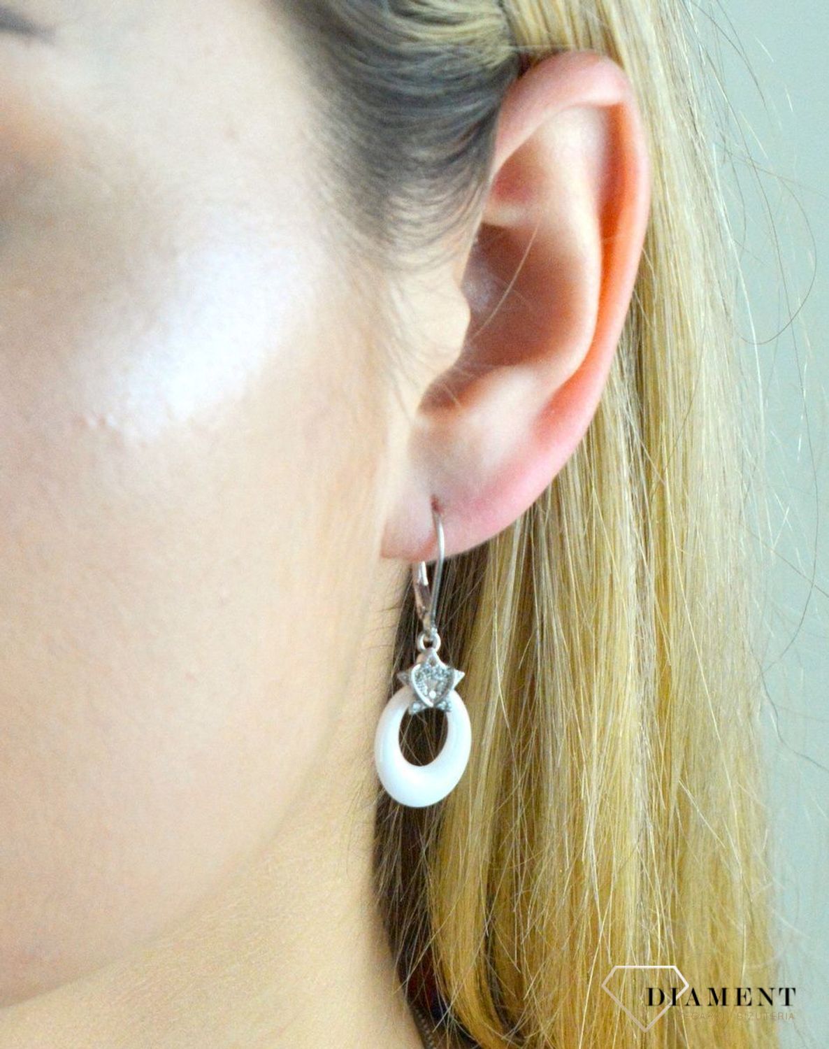 Komplet srebrny biała ceramika z cyrkoniami DIA-KPL-6394-925. Komplet biżuterii srebrnej. Biała ceramika. Komplet srebrnej biżuterii kolczyki i zaw.jpg