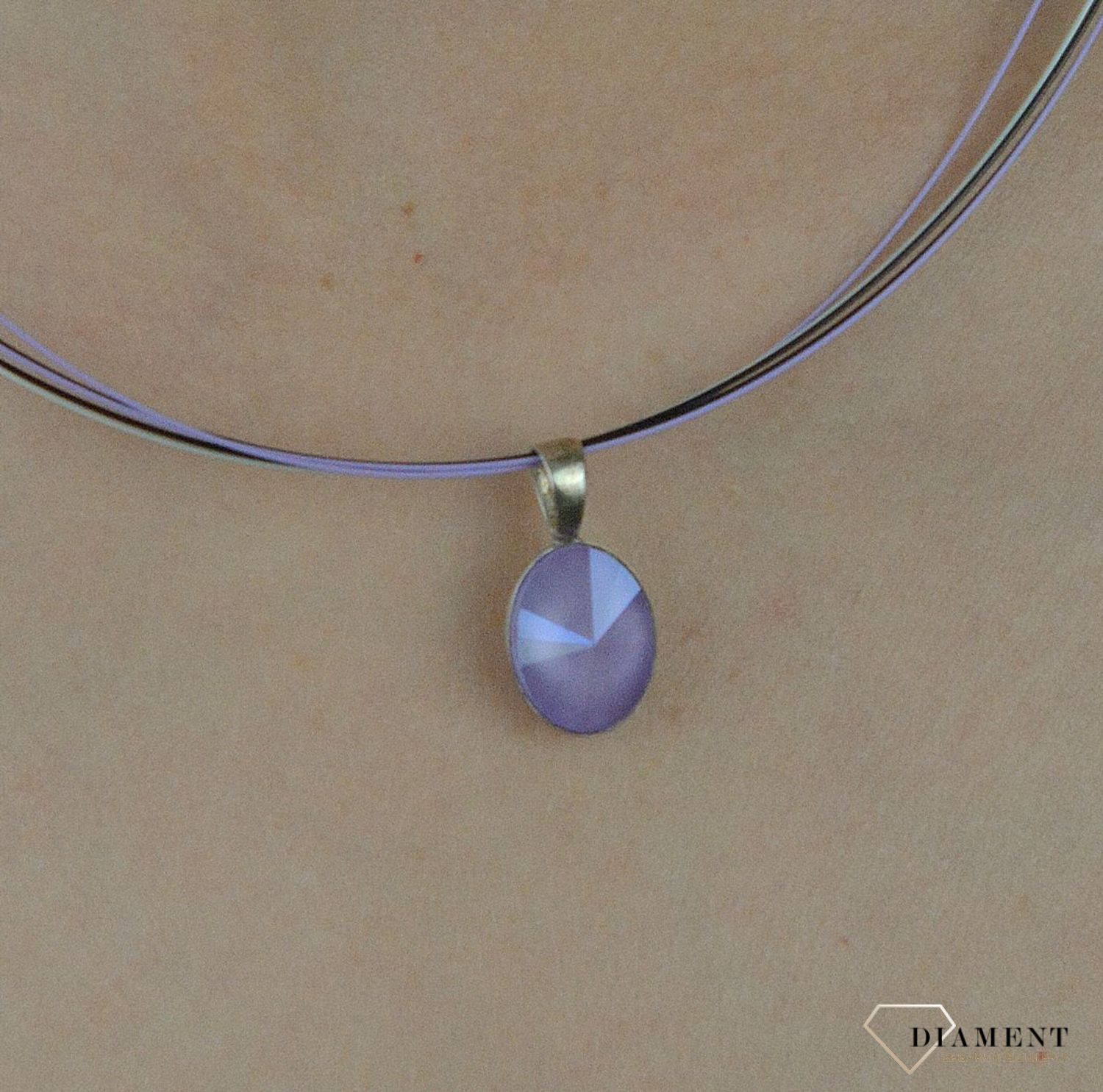 Srebrny komplet z fioletowym kamieniem 'Kryształek' DIA-KPL-6399-925. Srebrny komplet biżuterii. Srebrny komplet zawieszka i kolczyki. Srebrny komplet z kryształkiem. Srebrny komplet z fioletowym k (1).jpg