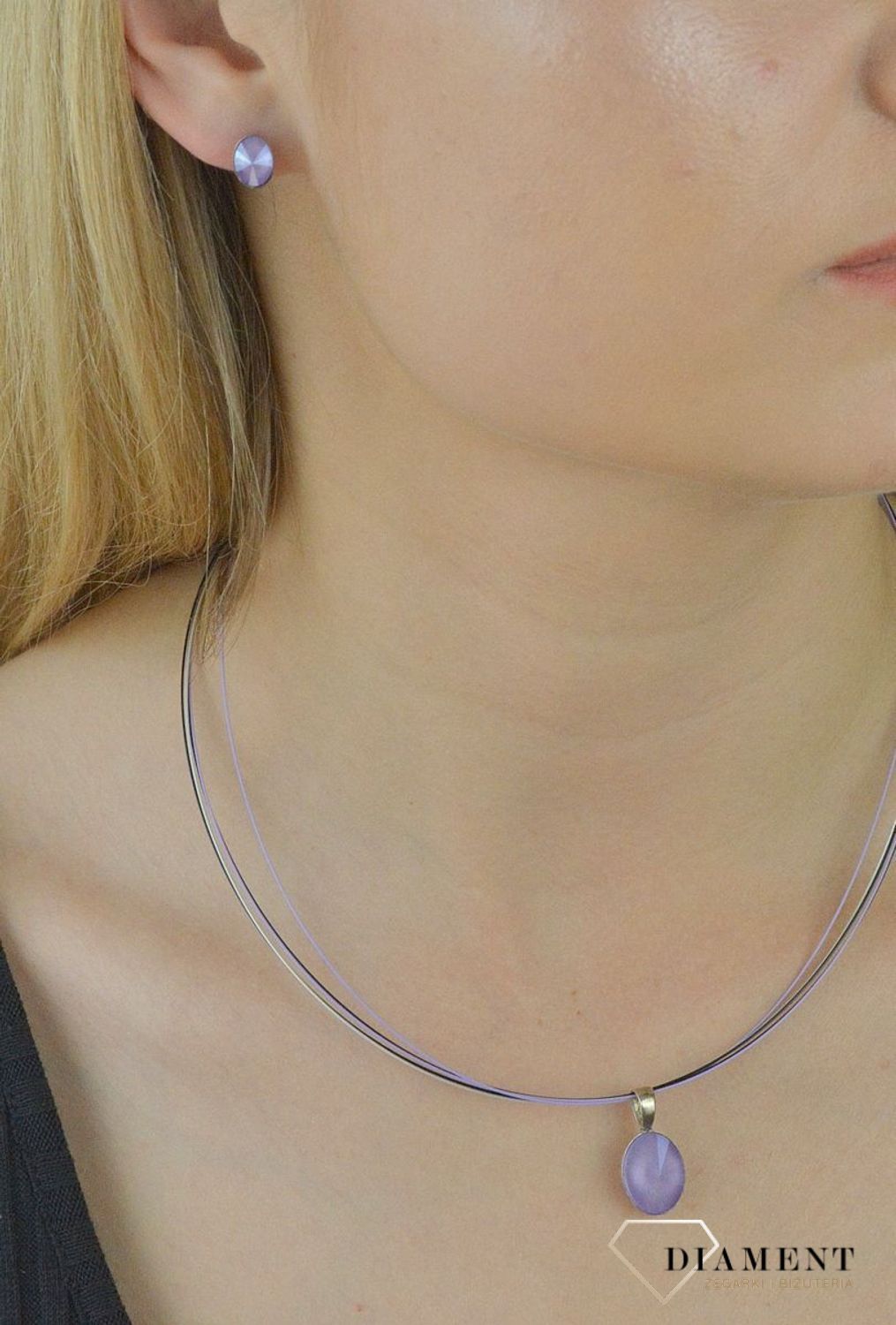 Srebrny komplet z fioletowym kamieniem 'Kryształek' DIA-KPL-6399-925. Srebrny komplet biżuterii. Srebrny komplet zawieszka i kolczyki. Srebrny komplet z kryształkiem. Srebrny komplet z fioletowym k (1).jpg