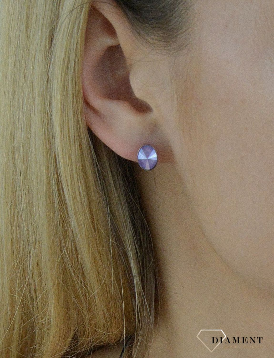 Srebrny komplet z fioletowym kamieniem 'Kryształek' DIA-KPL-6399-925. Srebrny komplet biżuterii. Srebrny komplet zawieszka i kolczyki. Srebrny komplet z kryształkiem. Srebrny komplet z fioletowym k (1).jpg