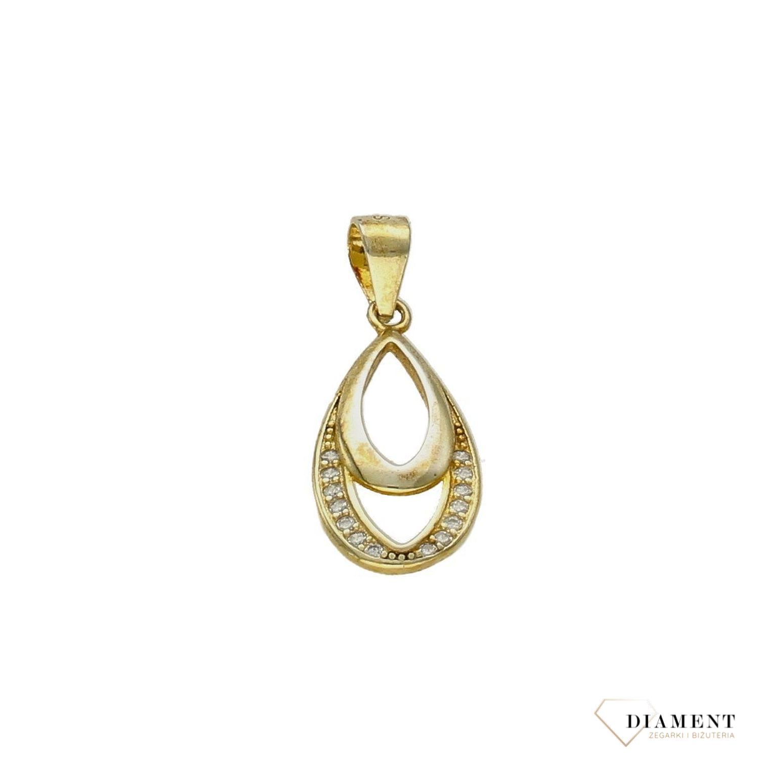Komplet pozłacany Łezki z cyrkoniami DIA-KPL-6400-925. Komplet srebrnej pozłacanej biżuterii. Komplet pozłacanej biżuterii w kształcie łezki. Kolczyki i zawieszka pozłacana. Komplet biżuterii dla każdej kob (1).jpg