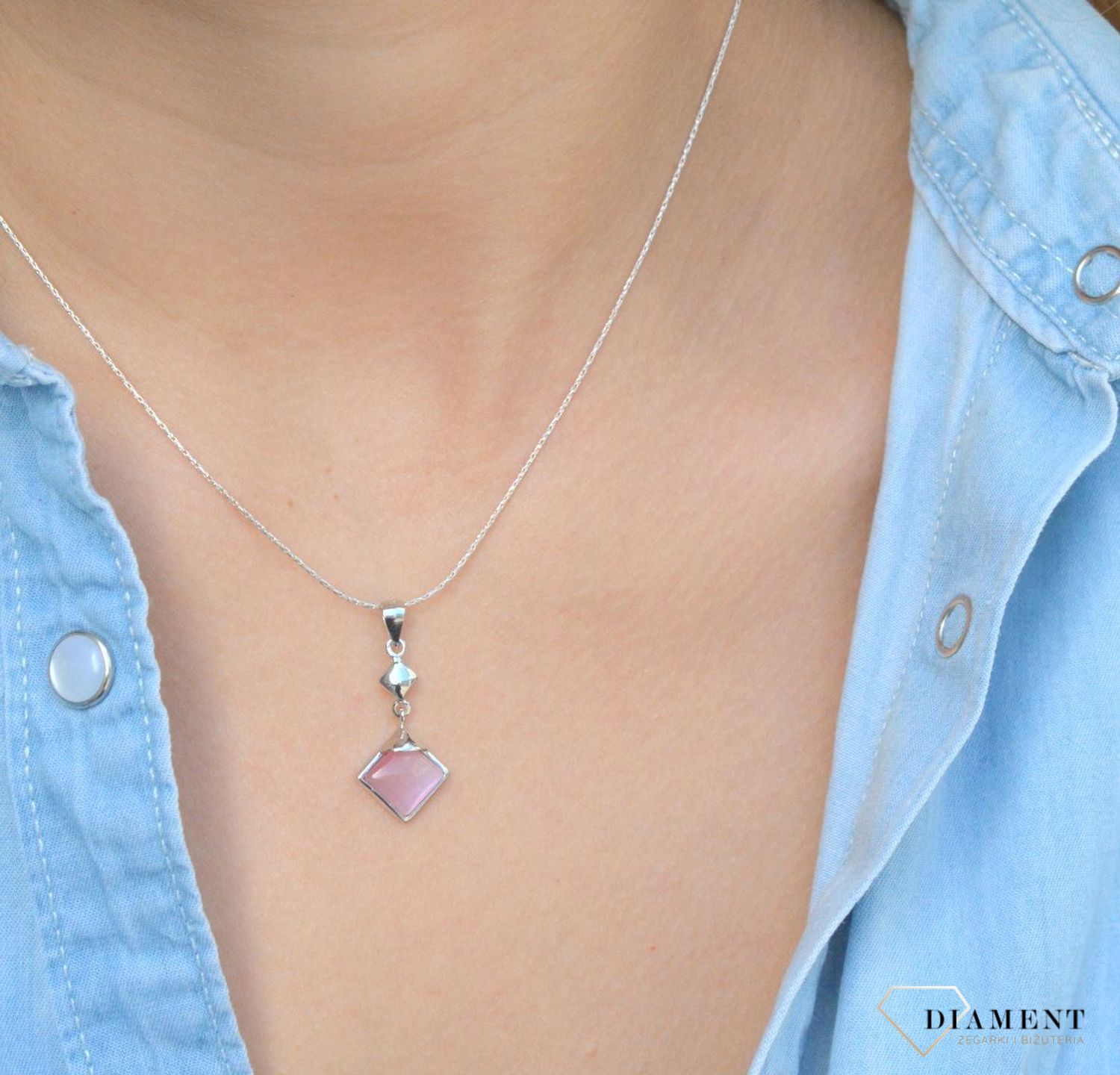 Komplet srebrny damski z różowymi cyrkoniami DIA-KPL-6630R-925.  Komplet srebrny zawieszka i kolczyki. Komplet damski, dziecięcy. Komplet srebrny z różową cyrkonią. Komplet srebrny idealny pomysł na prezent..jpg