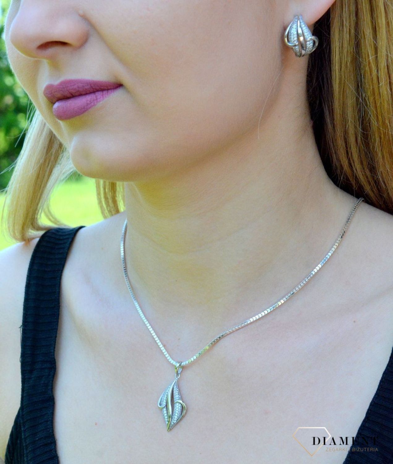 Srebrny komplet biżuterii efektowne kolczyki i zawieszka z cyrkoniami DIA-KPL-9462-925d.jpg