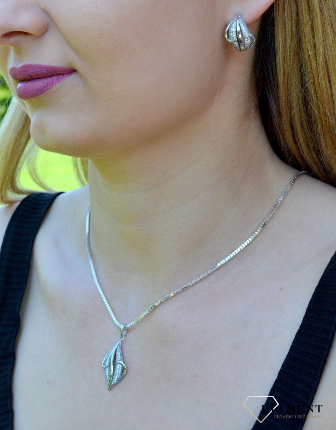 Srebrny komplet biżuterii efektowne kolczyki i zawieszka z cyrkoniami DIA-KPL-9462-925d.jpg