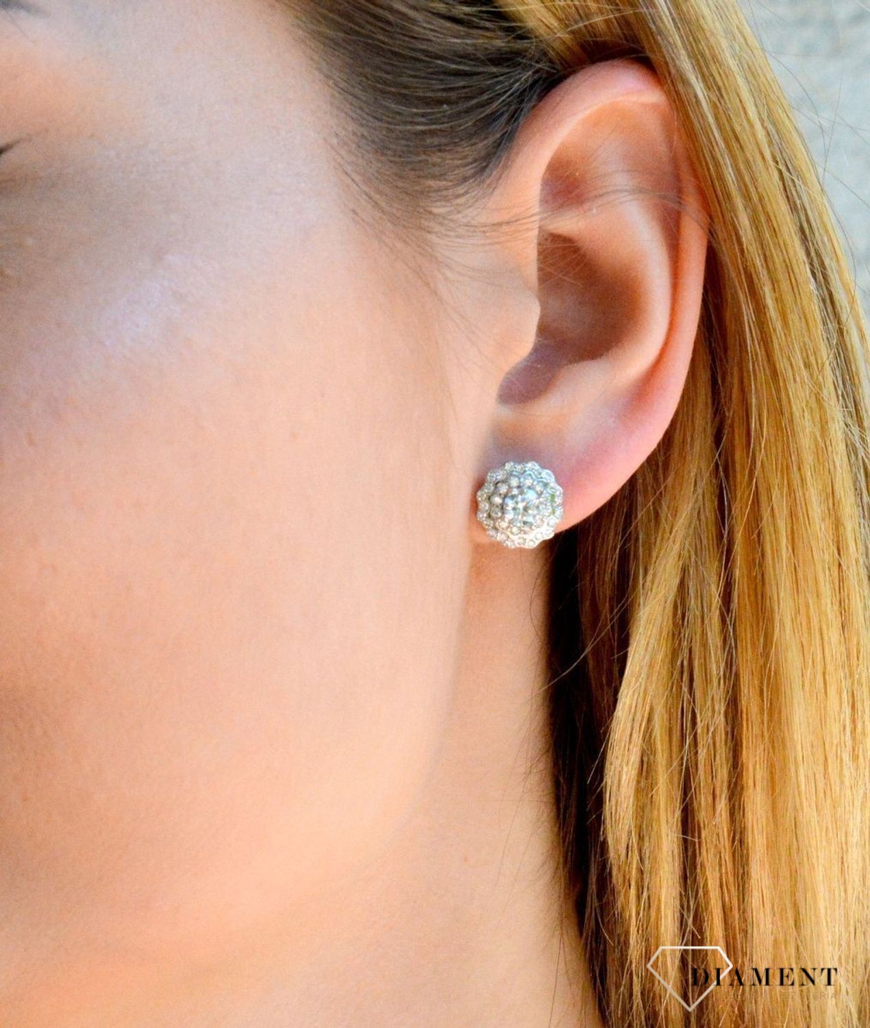 Srebrny komplet damski kolczyki zawieszka o wzorze kwiatka z cyrkoniami DIA-KPL-9469-925d.jpg