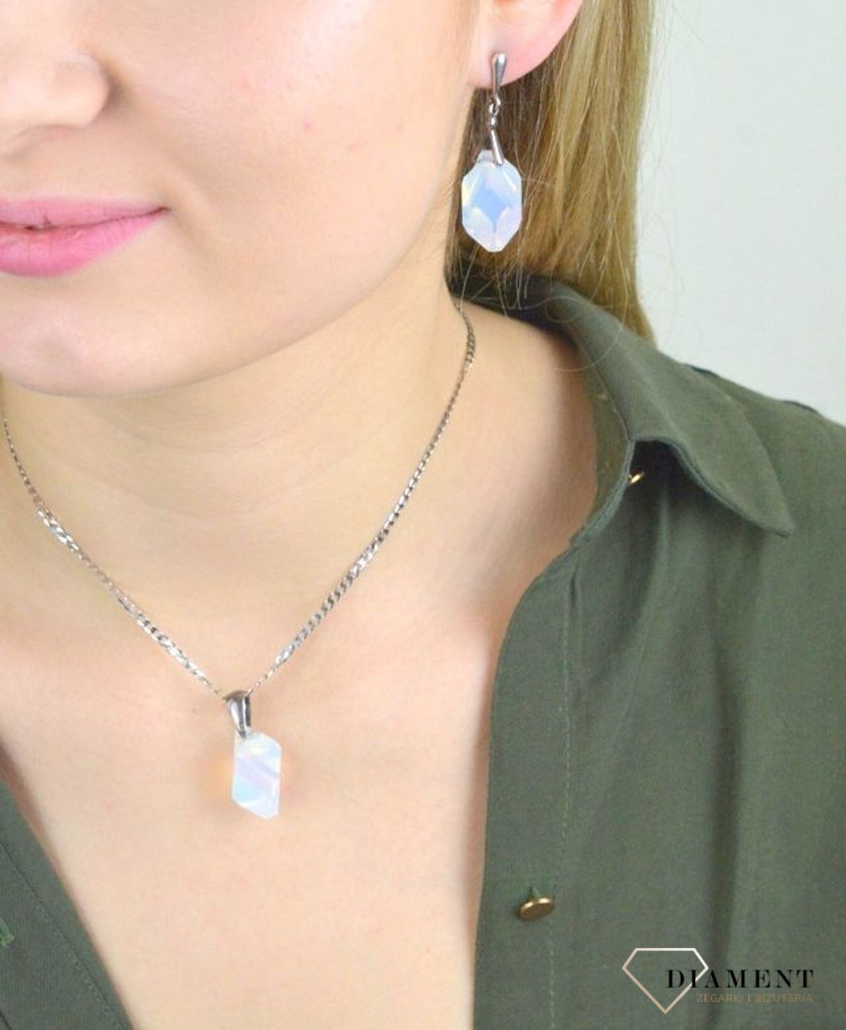 Komplet srebrny kolczyki zawieszka kryształ Swarovski DIA-KPL-SWAROVSKI56-925.  Komplet srebrny kolczyki zawieszka kryształ Swarovski . Komplet kolczyki i zawieszka. Komplet z kryształem Swarovskiego..jpg