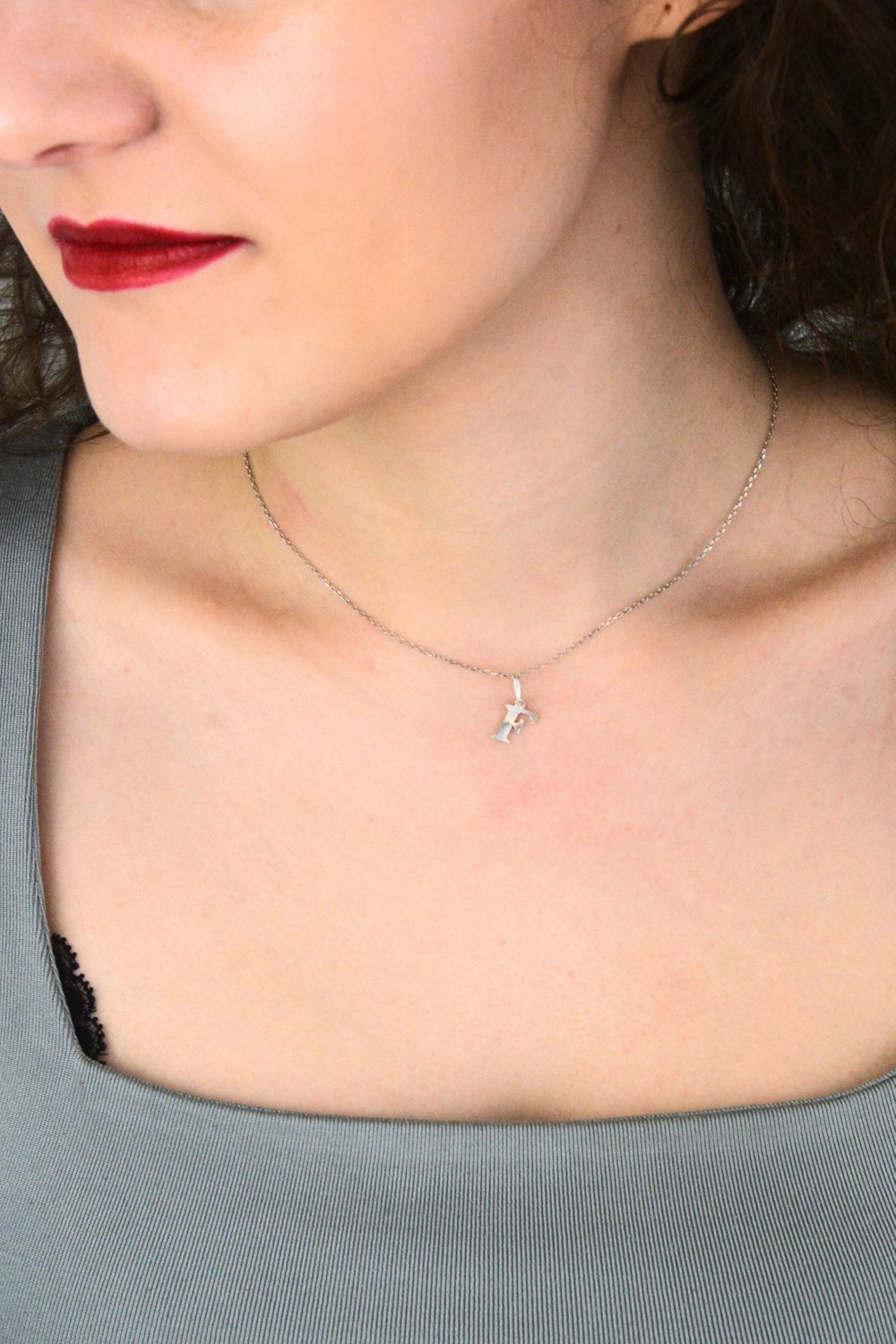 Elegancki srebrny łańcuszek damski 925 w splot ankier, długość 45 cm, zapięcie na karabińczyk, waga 1,10 g. Ponadczasowy dodatek do codziennych i eleganckich stylizacji.1.jpg