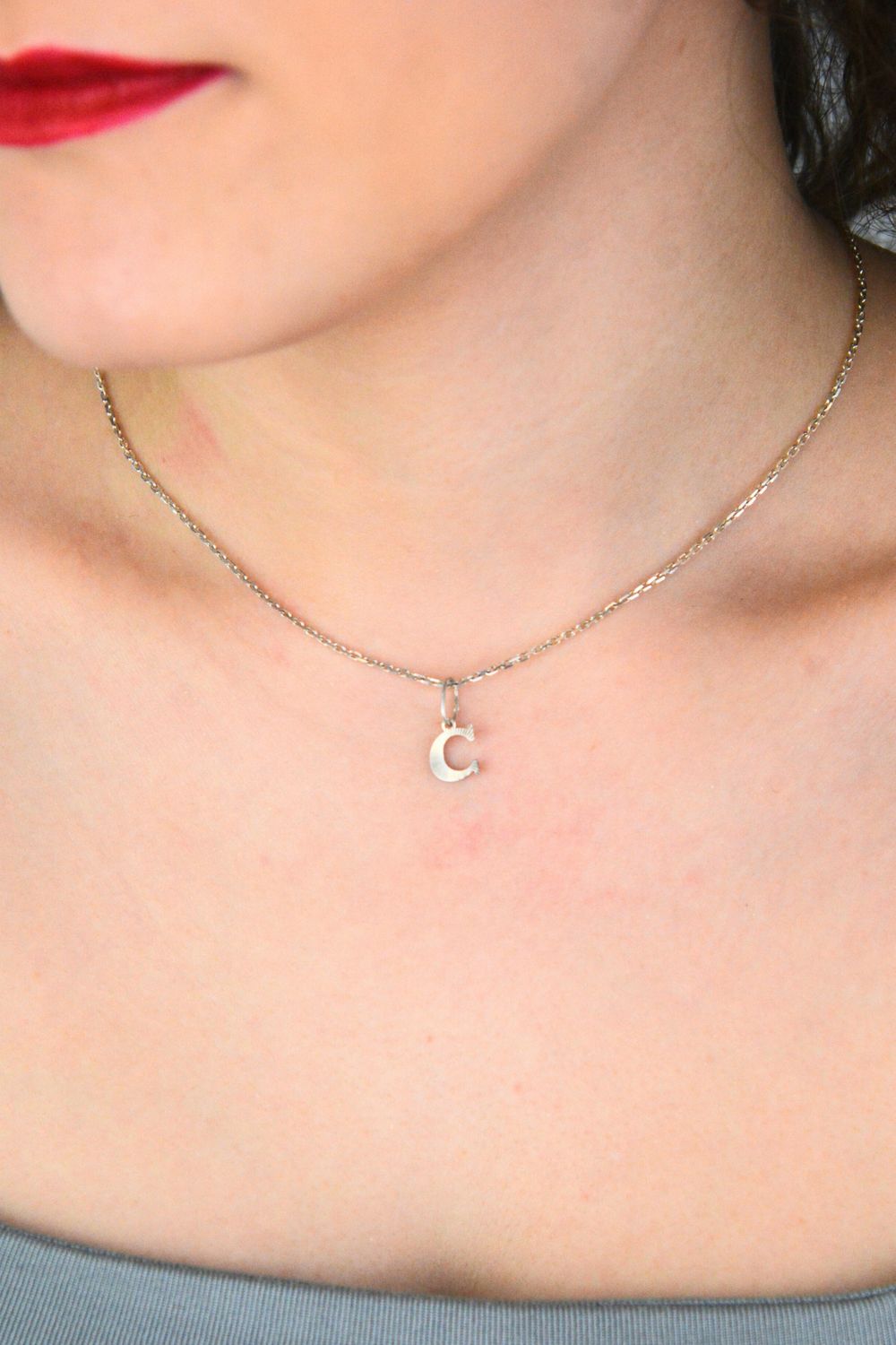 Elegancki srebrny łańcuszek damski 925 w splot ankier, długość 45 cm, zapięcie na karabińczyk, waga 1,10 g. Ponadczasowy dodatek do codziennych i eleganckich stylizacji.1.jpg